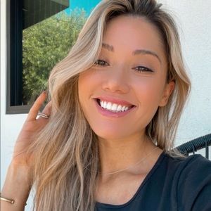 Meet your Posher, Janelle